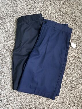 NWT Izod Men's Flat Front Shorts in Navy and Black - 2-Pack